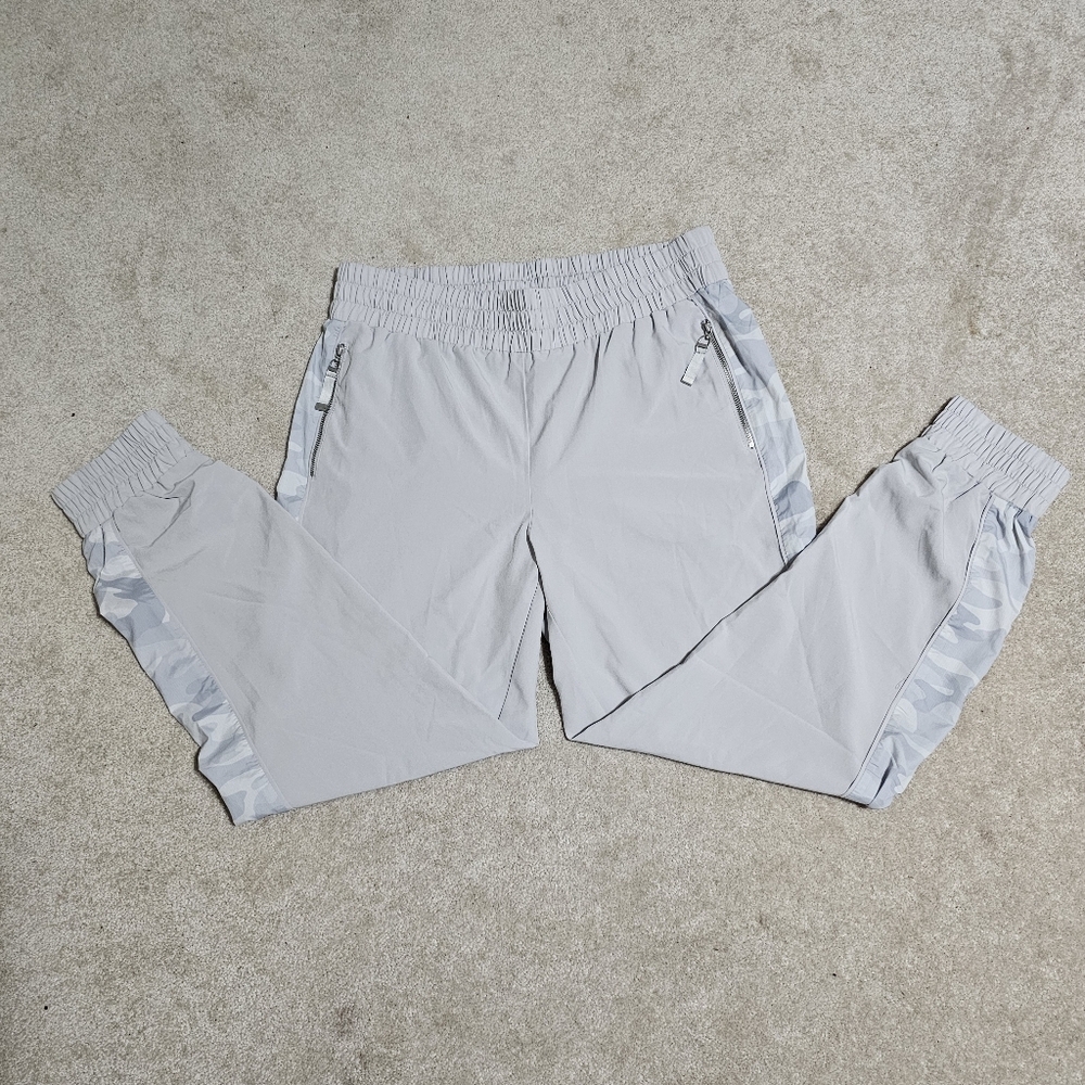 Chico's Zenergy Joggers Size 1 M/8 Gray Camo Side Stripe Athleisure